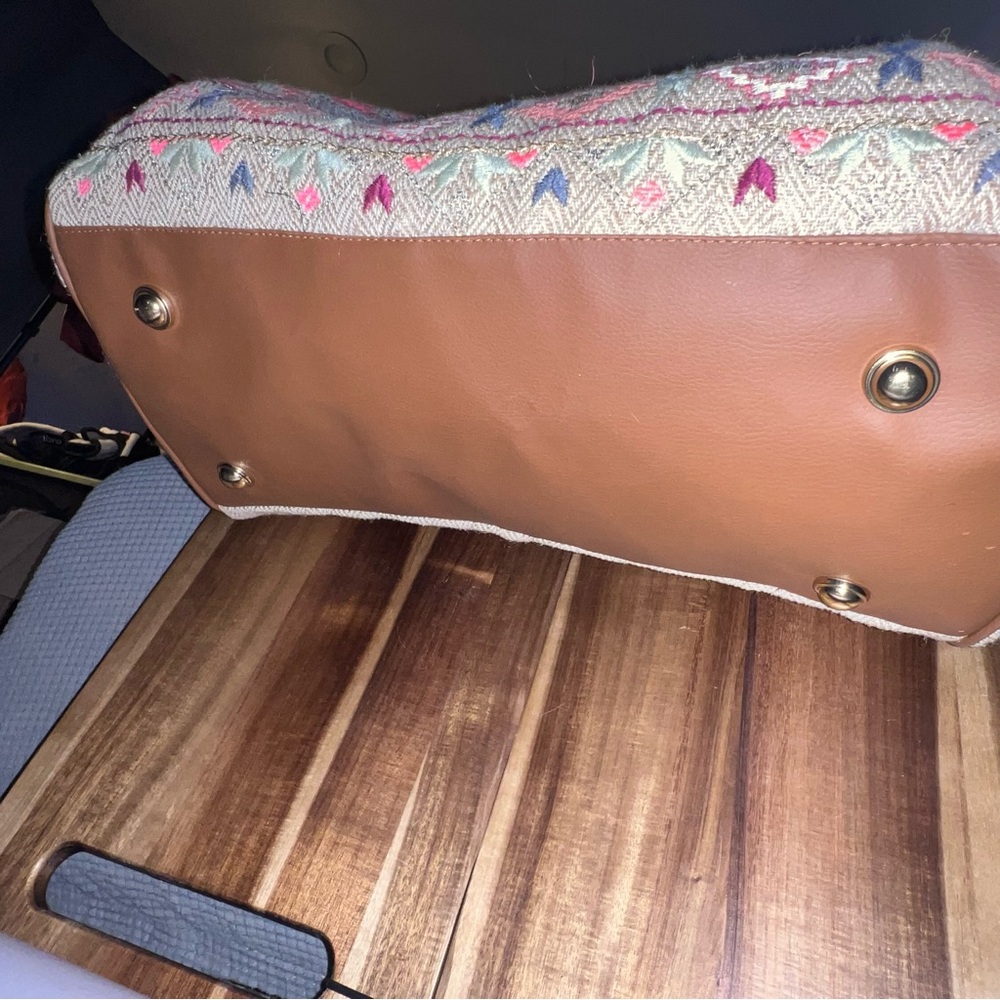Elegant Tan and Pink Women's Tote Bag - Picture 6 of 8